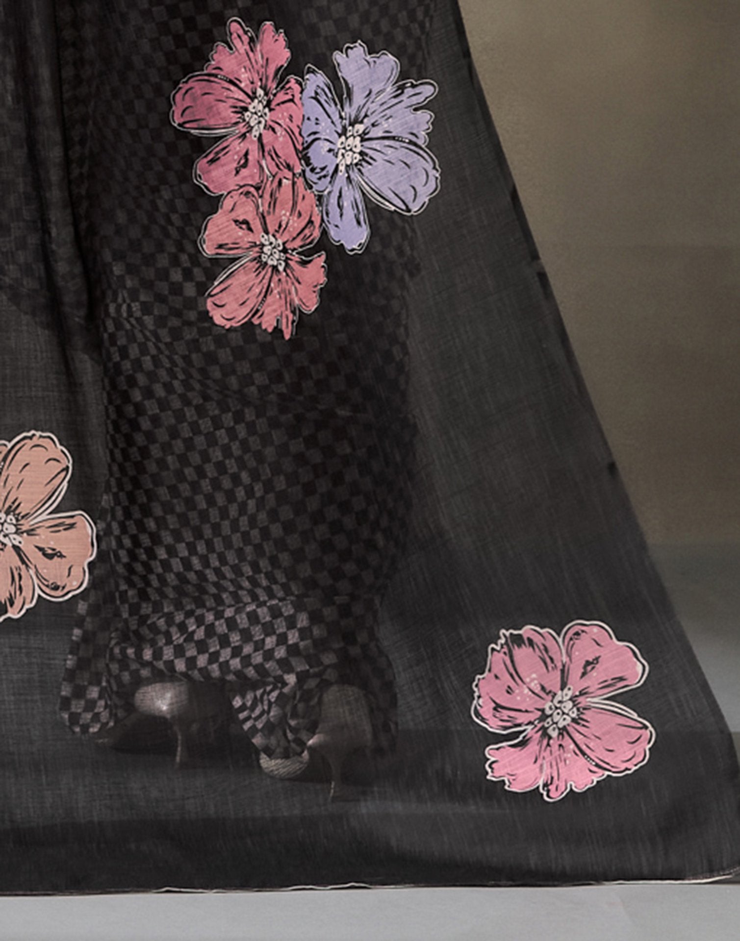 Black Linen Checkered Printed Saree